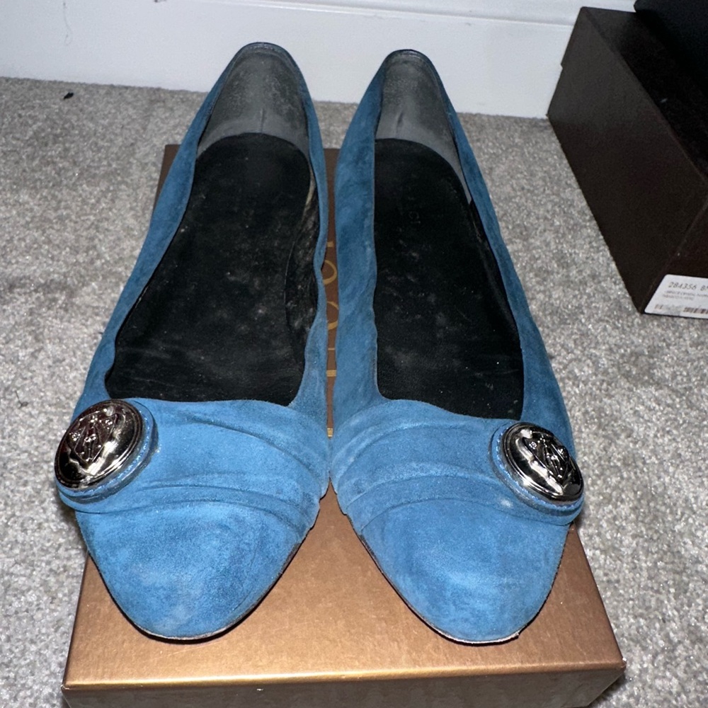 Authentic Gucci Blue Suede Flats with Silver Accent